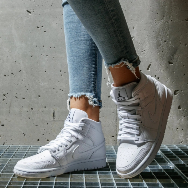 Giày Nike Air Jordan 1 Mid 'White Snakeskin' BQ6472-110 - Ảnh 2