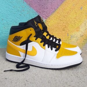 Alternative view of Giày Nike Air Jordan 1 Mid 'University Gold' 554724-170