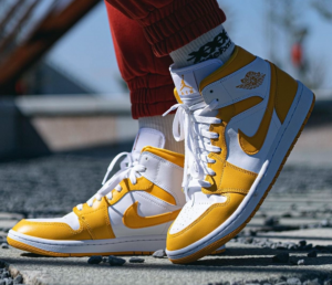 Alternative view of Giày Nike Air Jordan 1 Mid 'Pollen' BQ6472-117