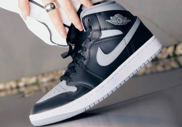 Giày Nike Wmns Air Jordan 1 Mid 'Shadow' BQ6472-007 - Ảnh 8