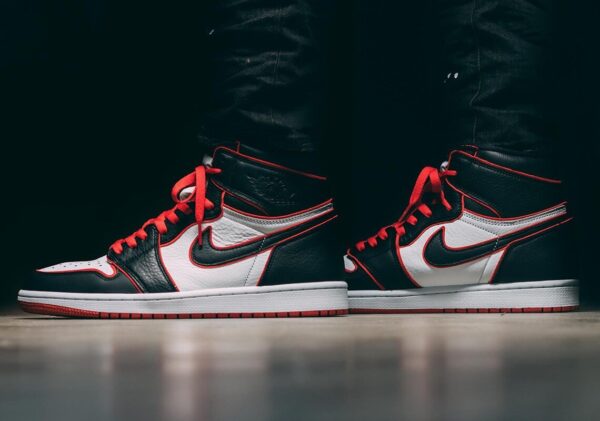 Giày Nike Air Jordan 1 Retro High 'Bloodline' 555088-062 - Ảnh 2