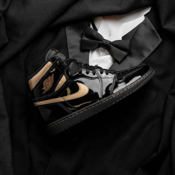 Giày Nike Air Jordan 1 Retro High OG 'Black Metallic Gold' 555088-032 - Ảnh 8