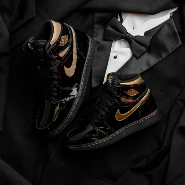 Giày Nike Air Jordan 1 Retro High OG 'Black Metallic Gold' 555088-032 - Ảnh 6