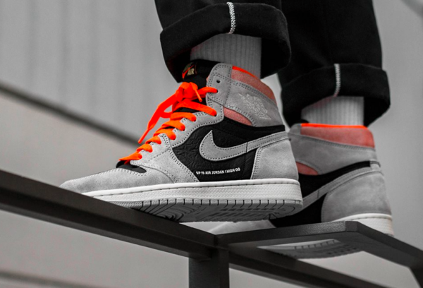 Giày Nike Air Jordan 1 Retro High 'Neutral Grey Hyper Crimson' 555088-018 - Ảnh 2