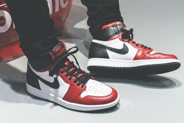 Giày Nike Air Jordan 1 Retro High 'Satin Snake Chicago' CD0461-601 - Ảnh 4