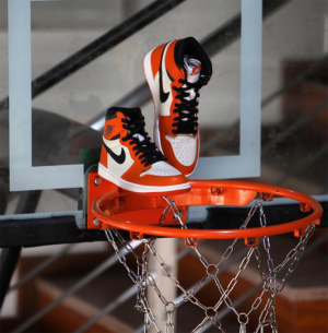 Alternative view of Giày Nike Air Jordan 1 Retro 'Shattered Backboard' 555088-005