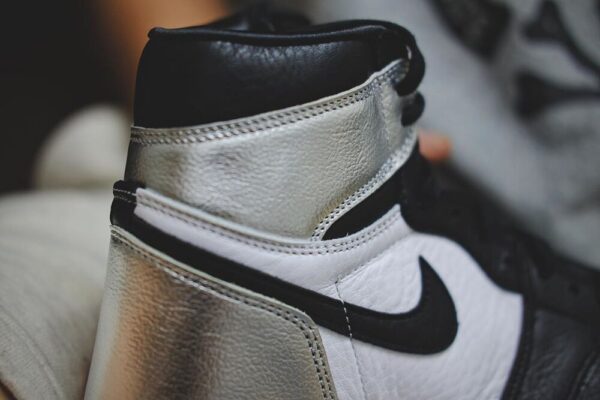 Giày Nike Wmns Air Jordan 1 High OG 'Silver Toe' CD0461-001 - Ảnh 8