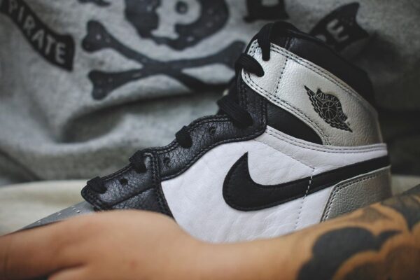 Giày Nike Wmns Air Jordan 1 High OG 'Silver Toe' CD0461-001 - Ảnh 7