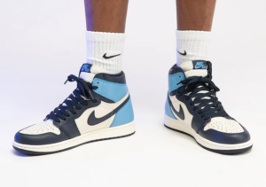 Alternative view of Giày Nike Air Jordan 1 Retro High OG 'Obsidian' 555088-140