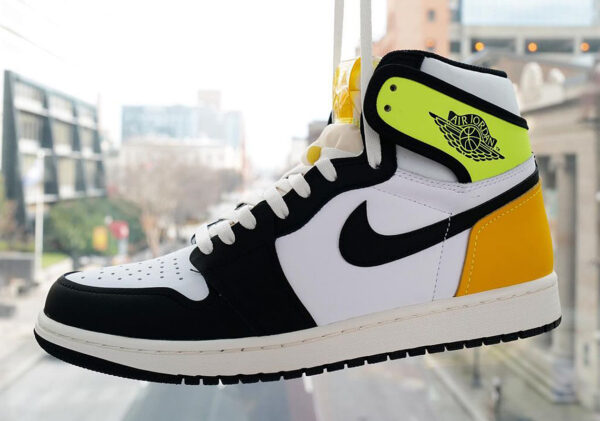 Giày Nike Air Jordan 1 Retro High OG 'Volt Gold' 555088-118 - Ảnh 7