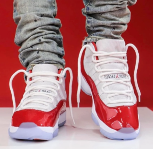 Alternative view of Giày Nike Air Jordan 11 Retro 'Cherry' CT8012-116