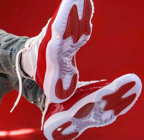 Giày Nike Air Jordan 11 Retro 'Cherry' CT8012-116 - Ảnh 4