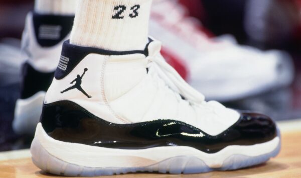 Giày Nike Air Jordan 11 Retro PS 'Concord' 2018 378039-100 - Ảnh 2