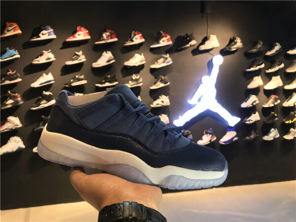 Giày Nike Air Jordan 11 Retro Low GS 'Blue Moon' 580521-408 - Ảnh 5