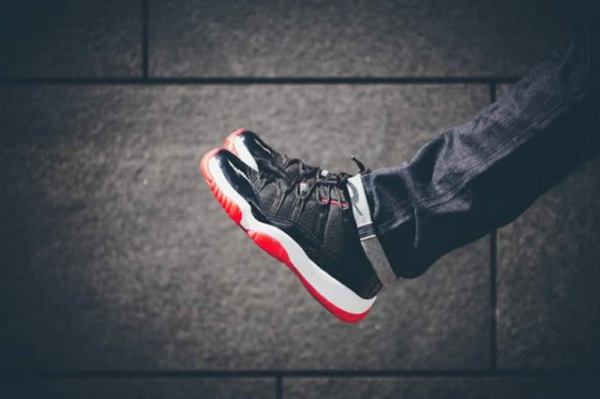 Giày Nike Air Jordan 11 Retro Low 'Bred' 528895-012 - Ảnh 2