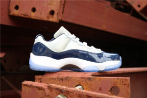 Alternative view of Giày Nike Air Jordan 11 Retro Low 'Georgetown' 528895-007