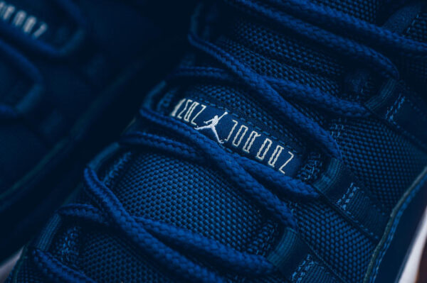 Giày Nike Air Jordan 11 Retro Low 'Navy Gum' 528895-405 - Ảnh 8
