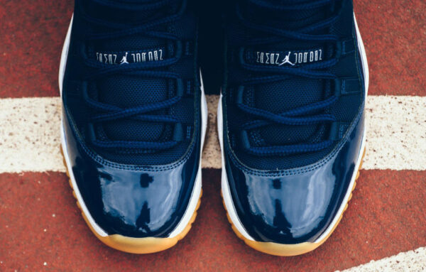 Giày Nike Air Jordan 11 Retro Low 'Navy Gum' 528895-405 - Ảnh 4