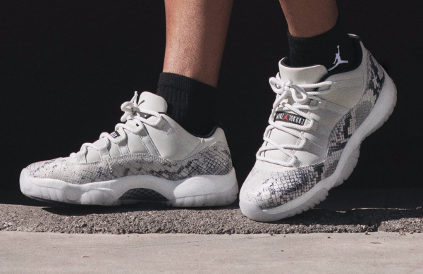 Giày Nike Air Jordan 11 Retro Low 'Light Bone Snakeskin' CD6846-002 - Ảnh 2