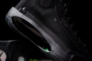 Alternative view of Giày Nike Air Jordan XXXIV Black Cat AR3240-003