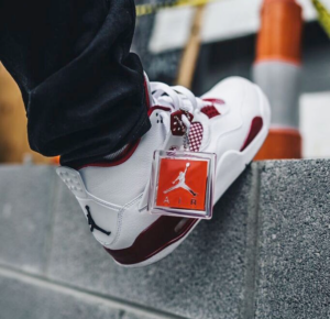 Alternative view of Giày Nike Air Jordan 4 Retro 'Alternate 89' 308497-106