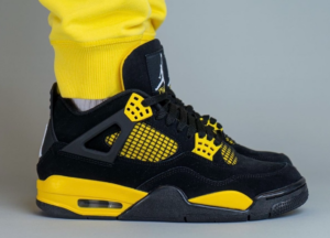 Giay Nike Air Jordan 4 Retro 2023 'Thunder' DH6927-017