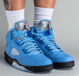 Giay Nike Air Jordan 5 Retro 'University Blue' DV1310-401