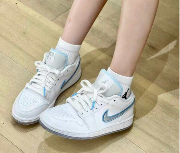 Giày Nike Air Jordan 1 Low SE 'Dare To Fly' FB1874-101 - Ảnh 6
