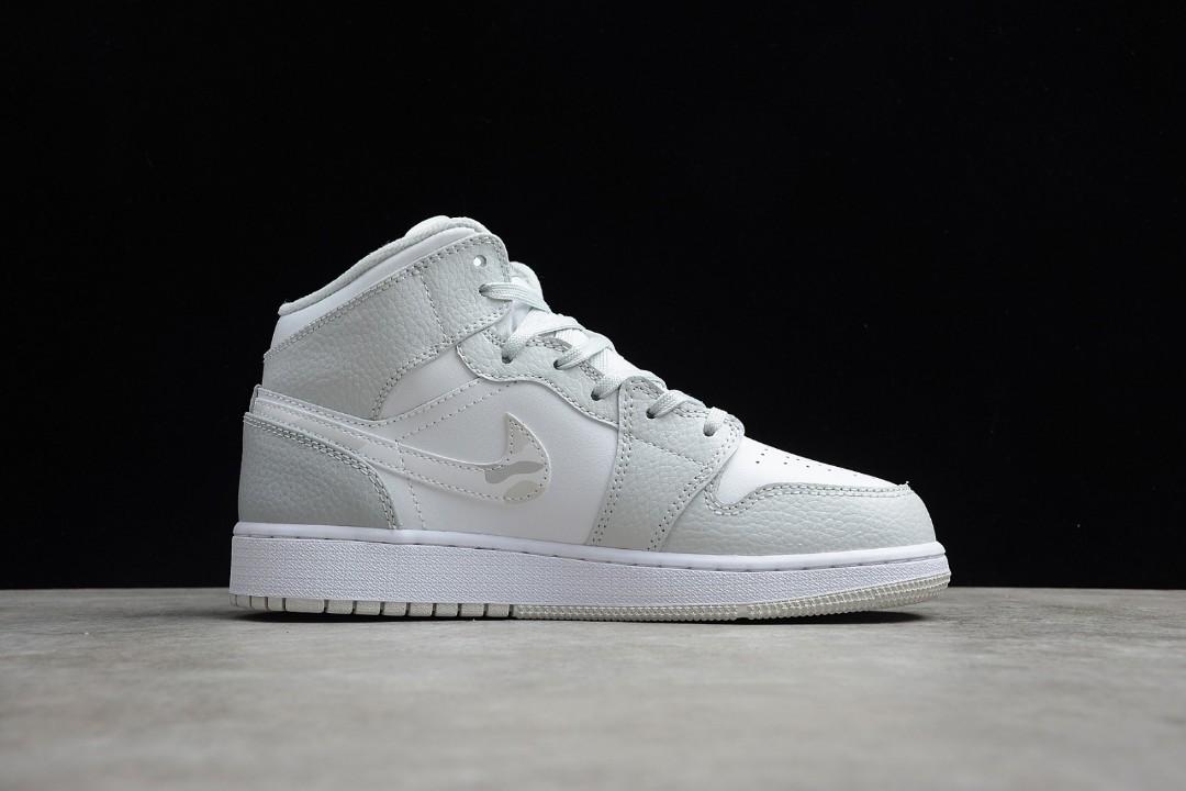 Giày Nike Air Jordan 1 Mid SE GS 'Swoosh Logo Grey Camo' DD3235-100 - Ảnh 5
