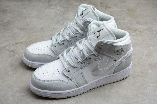 Giày Nike Air Jordan 1 Mid SE GS 'Swoosh Logo Grey Camo' DD3235-100 - Ảnh 10