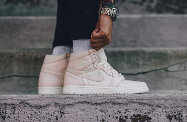 Giày Nike Air Jordan 1 Retro High OG 'Guava Ice' 555088-801 - Ảnh 2