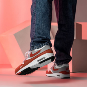 Alternative view of Giày Nike Air Max 1 LV8 'Martian Sunrise' DH4059-102