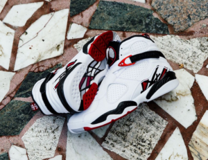 Alternative view of Giày Nike Air Jordan 8 Retro 'Alternate' 305381-104