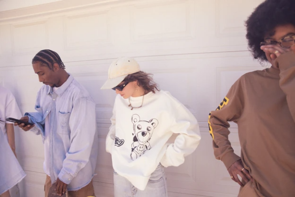 Áo Drew House Theordore Sketch Crewneck Off White - Ảnh 2
