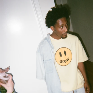 Alternative view of Áo Drew House Mascot SS Tee Light Yellow