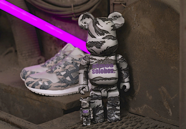 Mô hình Bearbrick x Atmos x Solebox 100% & 400% Set Grey - Ảnh 2
