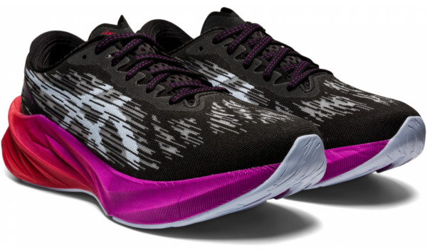 Giay Asics Novablast 3 'Black Soft Sky' 1012B288-002