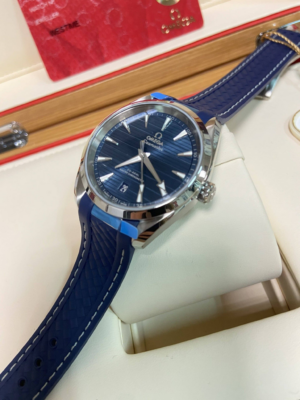 Alternative view of Đồng Hồ Omega Seamaster Aqua Terra 'Blue' 220-12-38-20-03-001