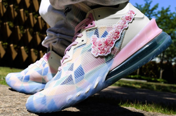Giày Nike atmos x LeBron 18 Low 'Sakura' CV7562-101 - Ảnh 2