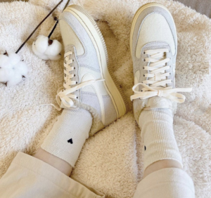 Giay Nike Air Force 1 Low '07 LV8 Sherpa Photon Dust DO7195-025