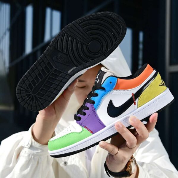 Giày Nike Wmns Air Jordan 1 Low SE 'Lightbulb' CZ3572-104 - Ảnh 2