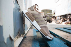 Alternative view of Giày Adidas NMD R1 "Raw Gold" B79760