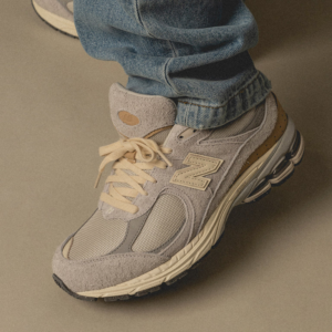 Alternative view of Giày New Balance 2002R 'Rain Cloud Angora' M2002RSA