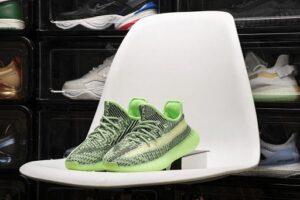 Alternative view of Giày Adidas Yeezy Boost 350 V2 Yeezreel (Reflective) FX4130