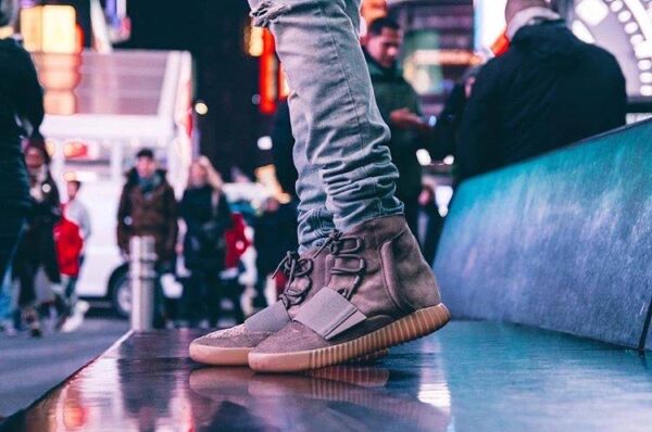 Giày Adidas Yeezy Boost 750 'Grey Gum' BB1840 - Ảnh 2