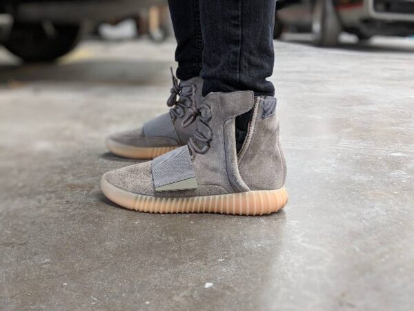 Giày Adidas Yeezy Boost 750 'Grey Gum' BB1840 - Ảnh 3