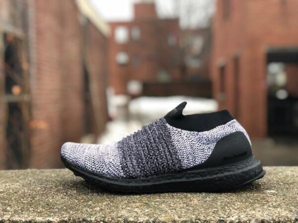 Giày Adidas UltraBoost Laceless 'Black Boost' BB6137 - Ảnh 3