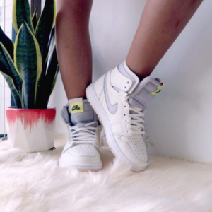 Alternative view of Giày Nike Wmns Air Jordan 1 High Zoom 'Pearl White' CT0979-107