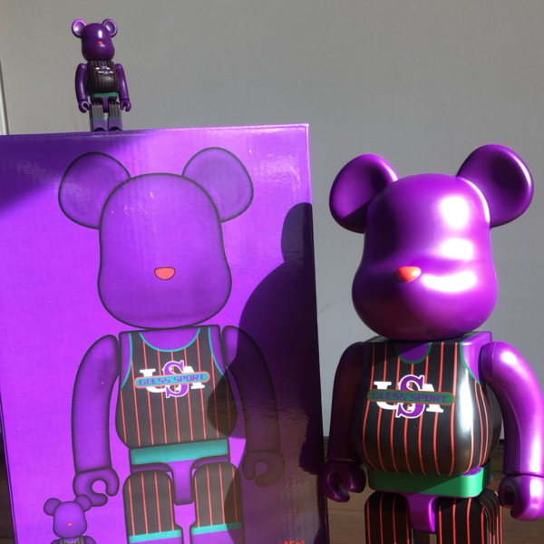 Mô hình Bearbrick Guess Sport Jersey 100% & 400% Purple - Ảnh 2