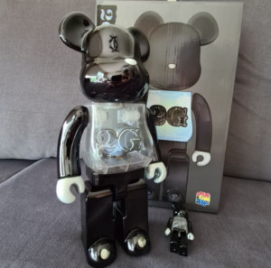 Alternative view of Mô Hình Bearbrick 2G Black Chrome